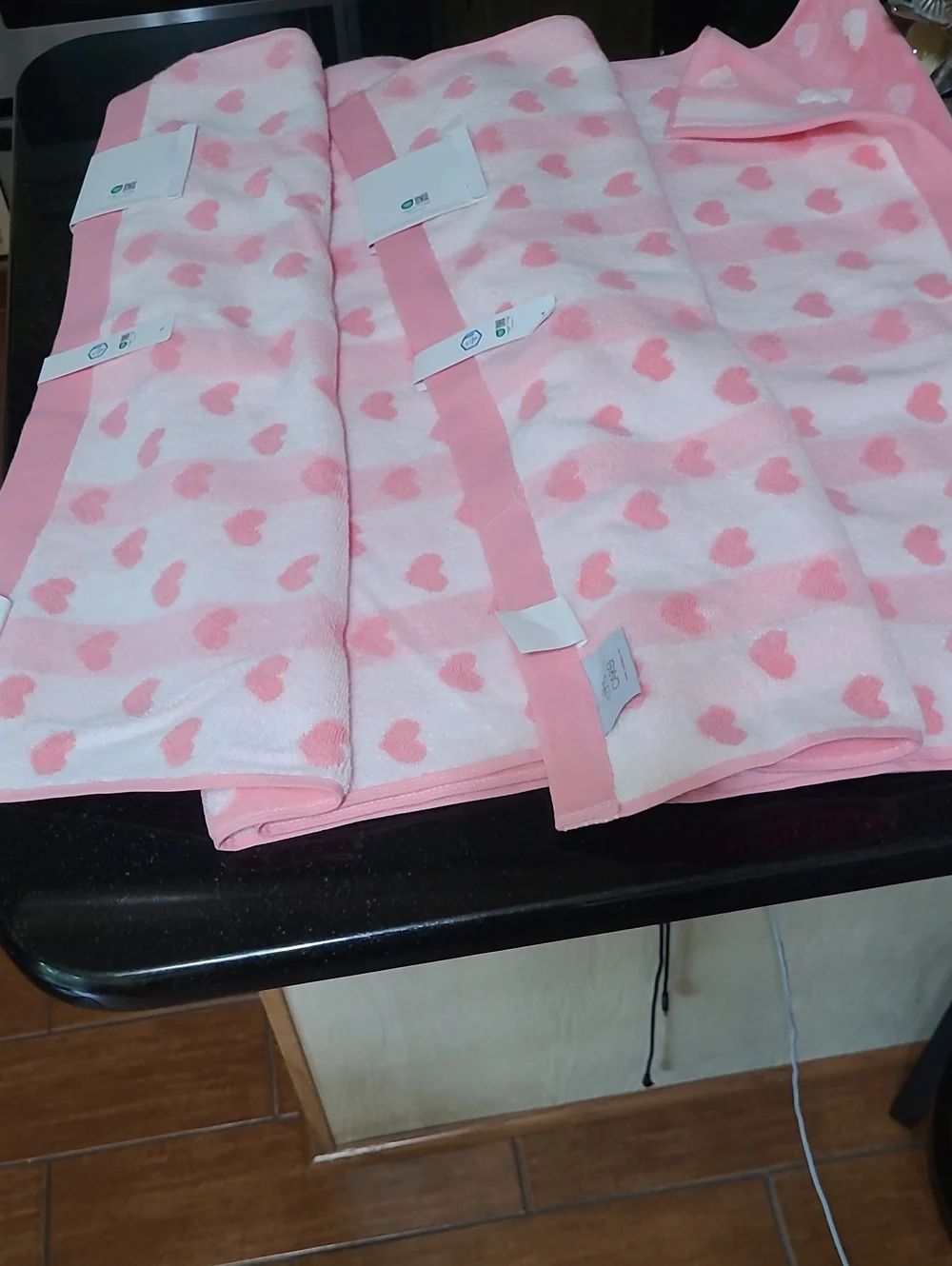 Caro  Heart Towel Set
